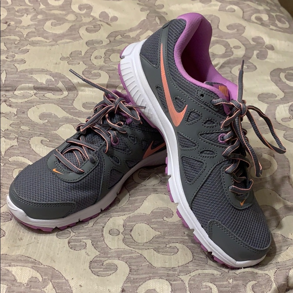 Womens Nike shoes NEW